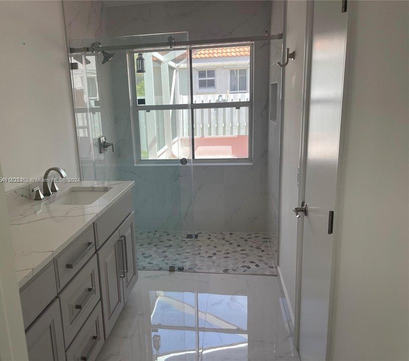 Active With Contract: $4,000 (3 beds, 2 baths, 1248 Square Feet)