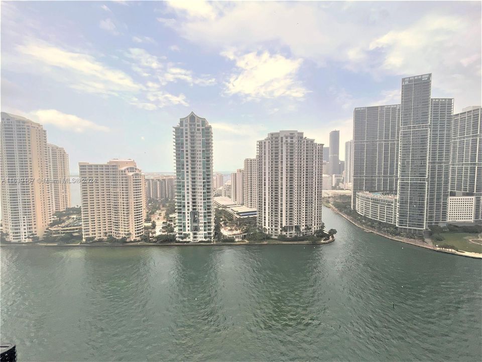 Recently Rented: $3,100 (1 beds, 1 baths, 868 Square Feet)