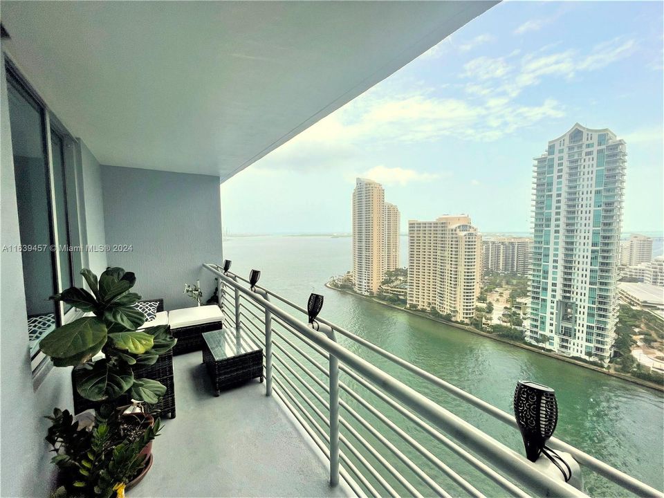 Recently Rented: $3,100 (1 beds, 1 baths, 868 Square Feet)