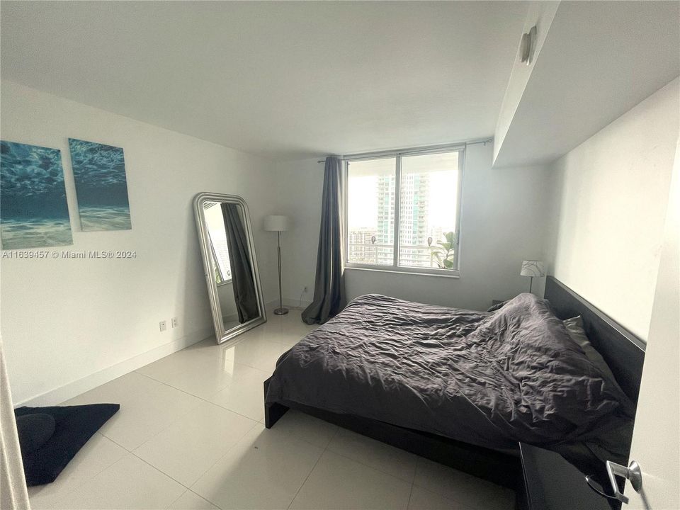 Recently Rented: $3,100 (1 beds, 1 baths, 868 Square Feet)