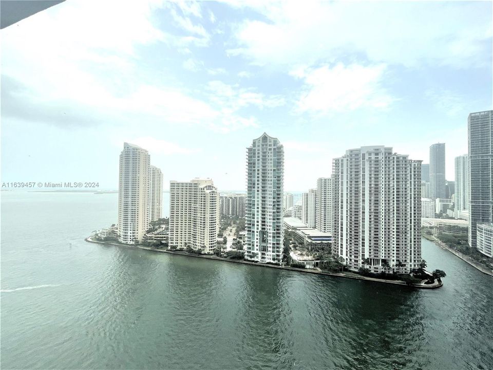 Recently Rented: $3,100 (1 beds, 1 baths, 868 Square Feet)