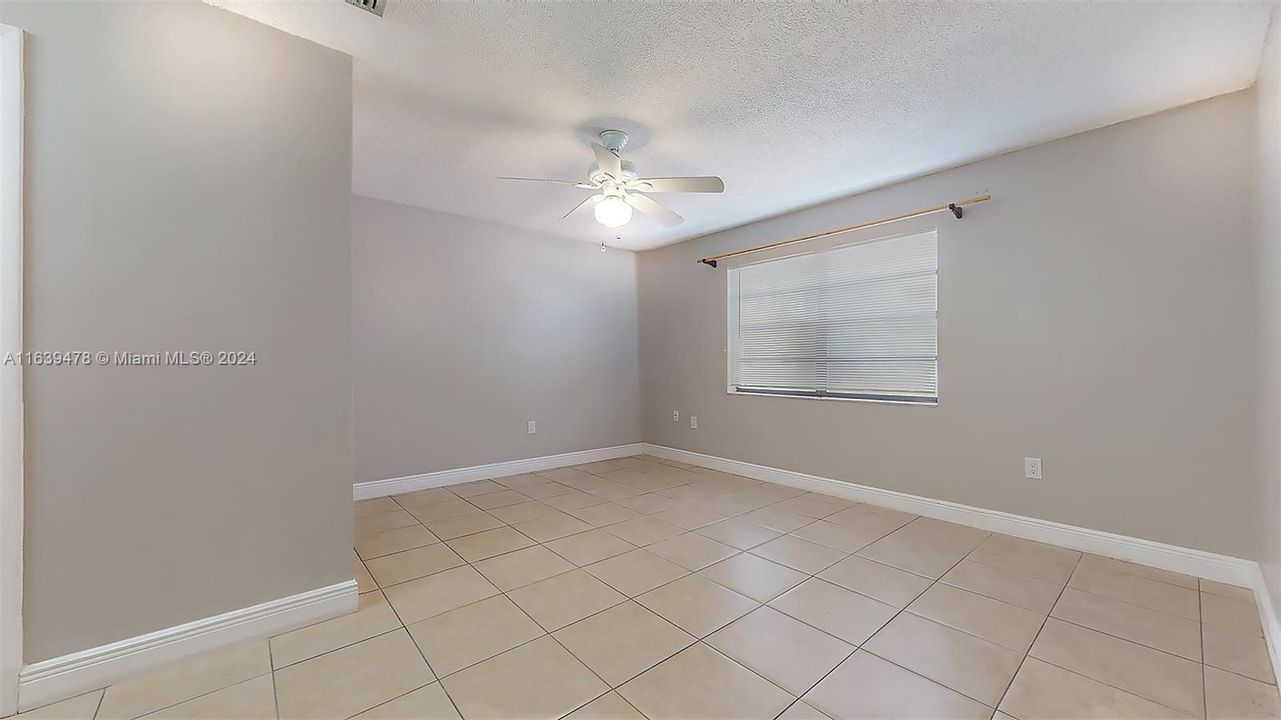 Active With Contract: $3,400 (3 beds, 2 baths, 1612 Square Feet)