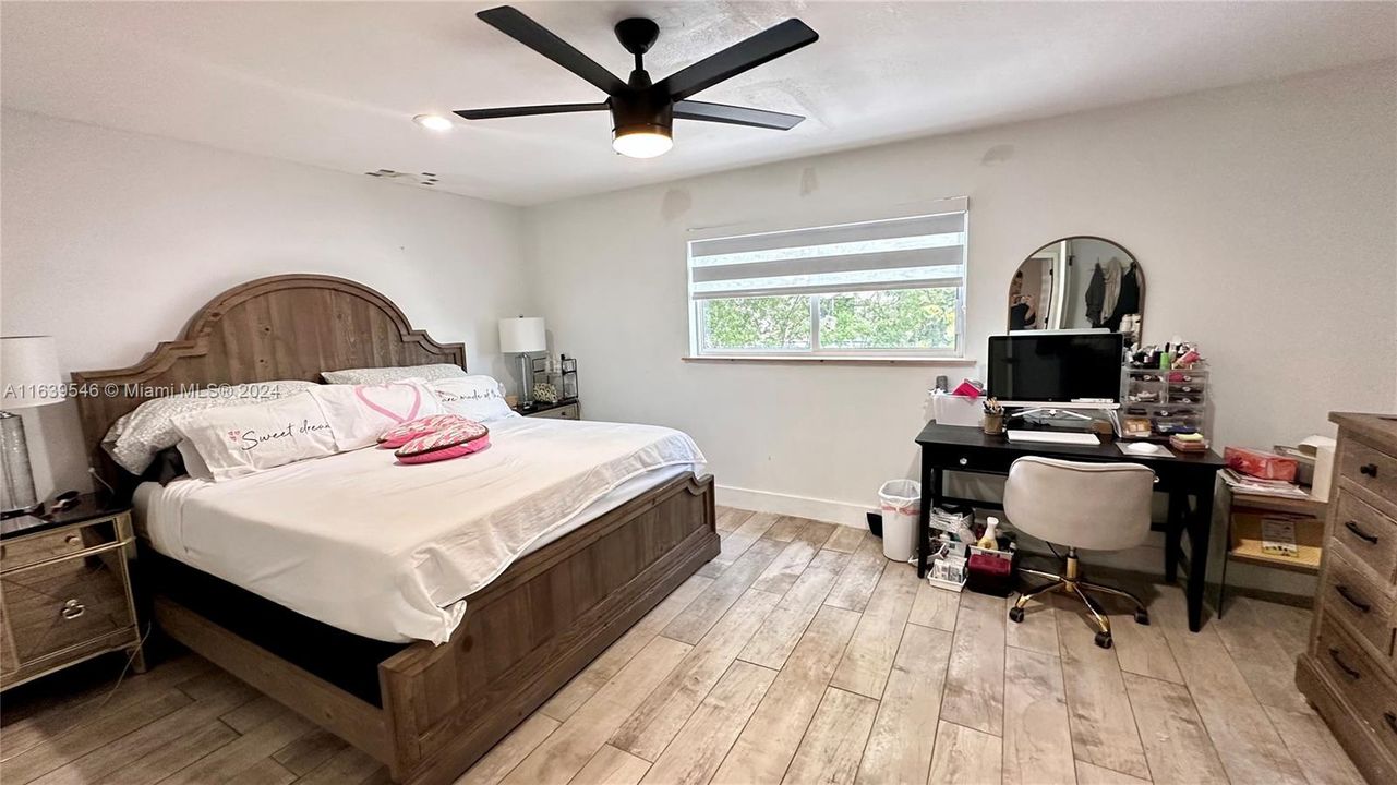 Active With Contract: $2,600 (2 beds, 2 baths, 1103 Square Feet)