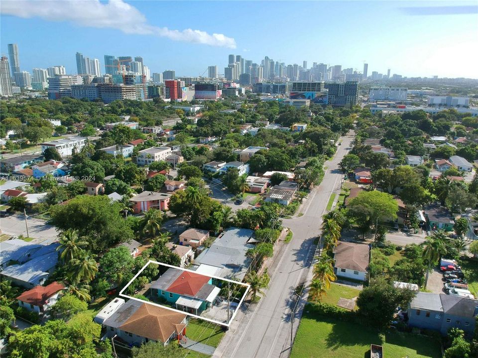 For Sale: $1,550,000 (2 beds, 1 baths, 1187 Square Feet)