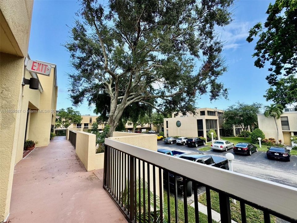 Recently Rented: $2,400 (2 beds, 2 baths, 1300 Square Feet)