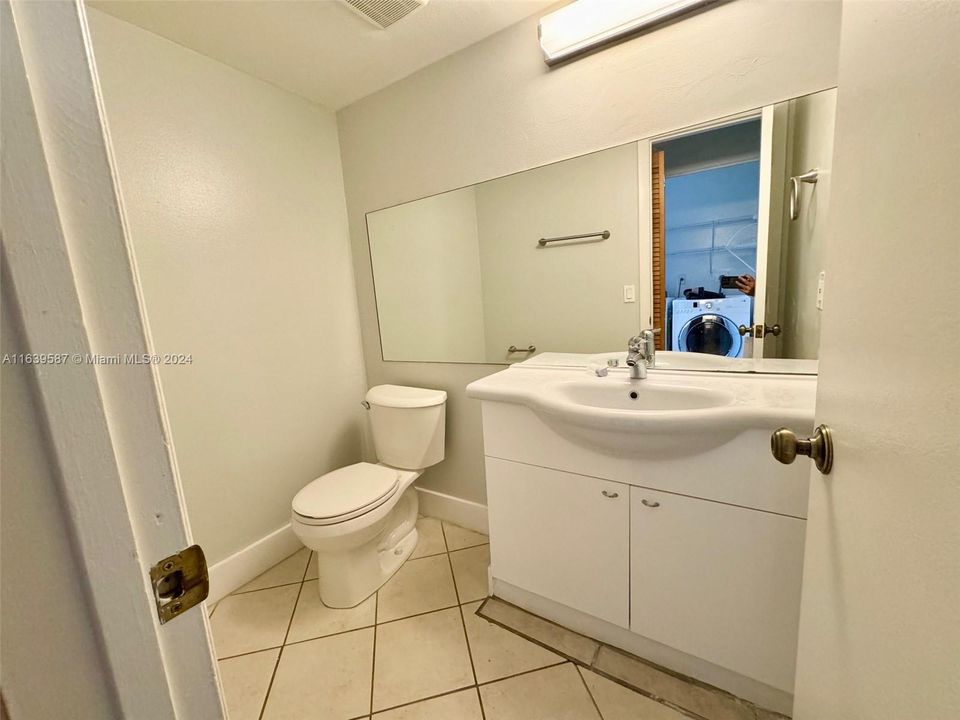 Recently Rented: $2,400 (2 beds, 2 baths, 1300 Square Feet)