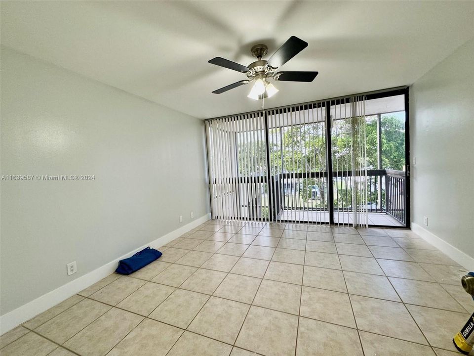Recently Rented: $2,400 (2 beds, 2 baths, 1300 Square Feet)