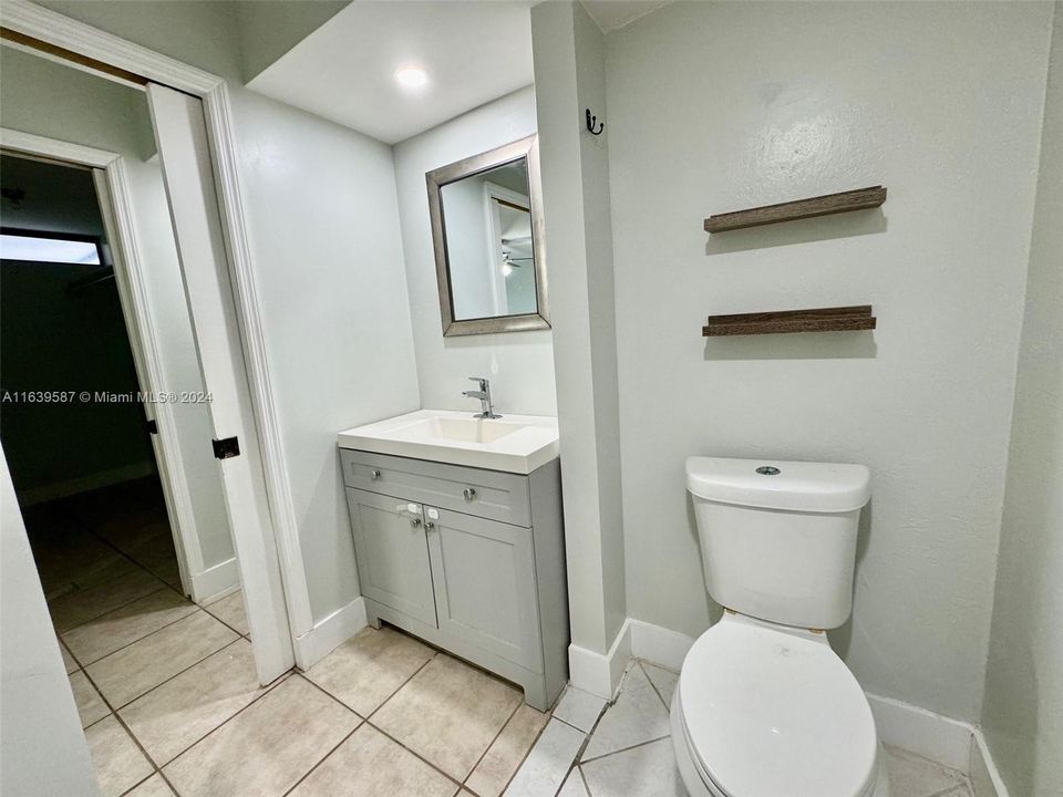 Recently Rented: $2,400 (2 beds, 2 baths, 1300 Square Feet)