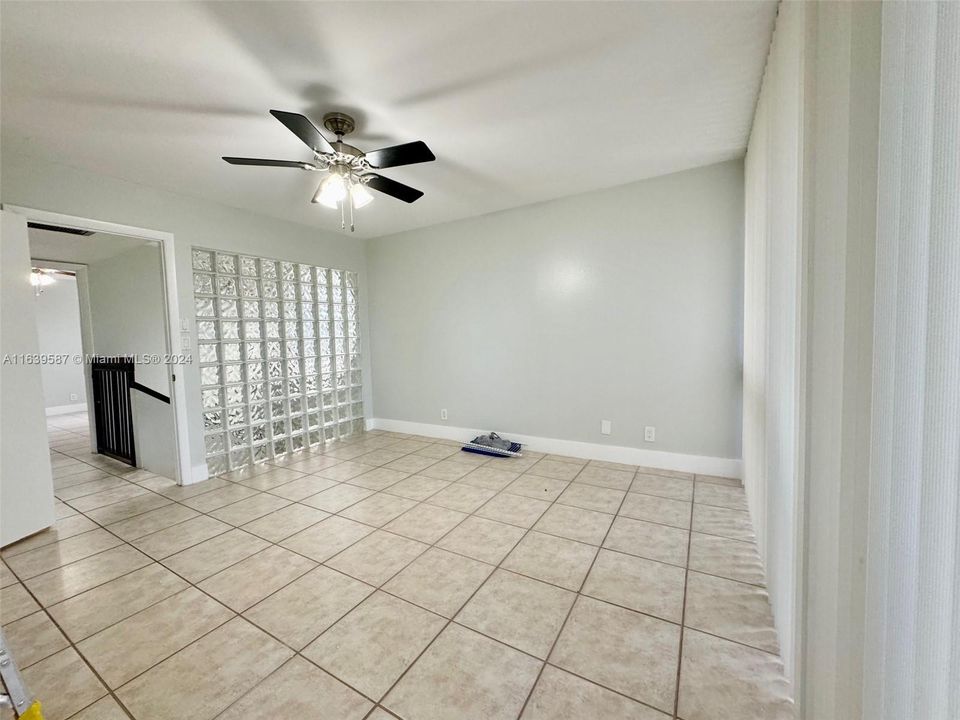 Recently Rented: $2,400 (2 beds, 2 baths, 1300 Square Feet)