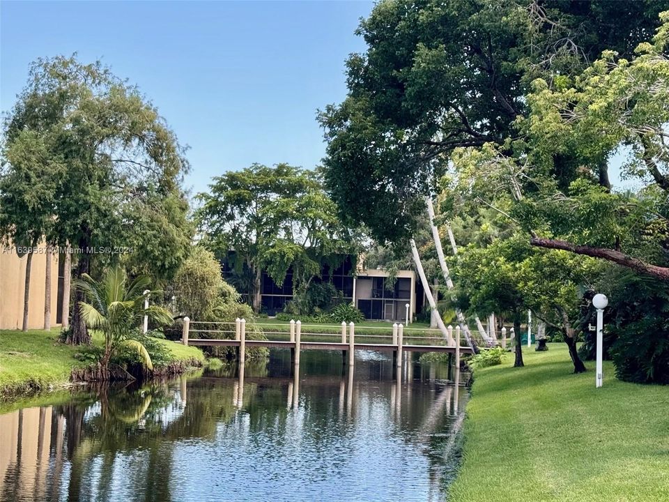 Recently Rented: $2,400 (2 beds, 2 baths, 1300 Square Feet)