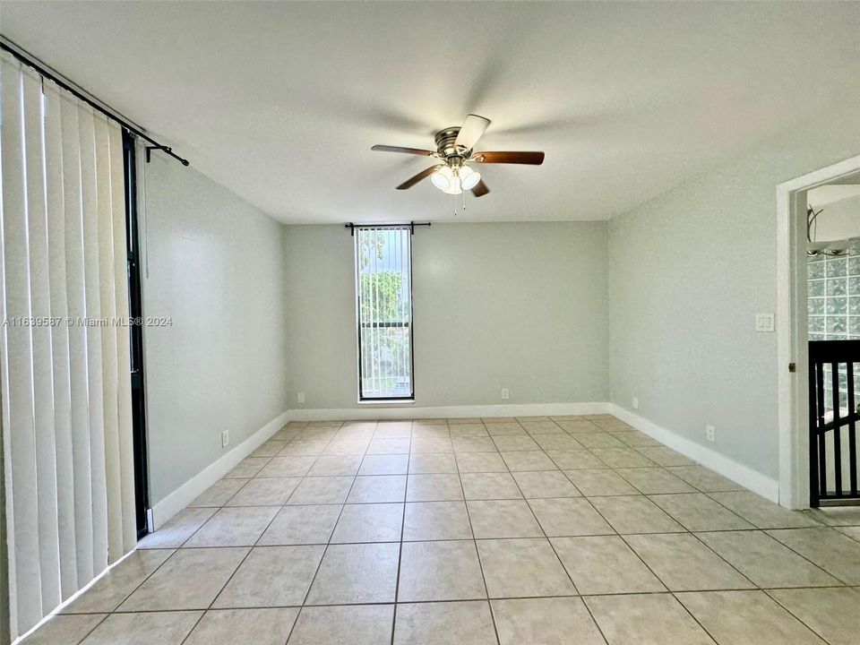 Recently Rented: $2,400 (2 beds, 2 baths, 1300 Square Feet)