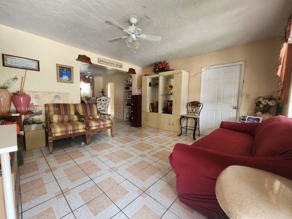 Main House Living room