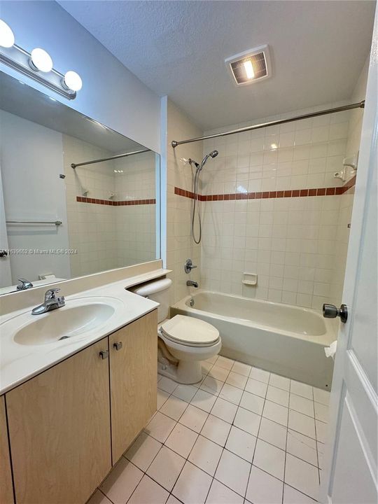 Recently Rented: $3,000 (3 beds, 3 baths, 1270 Square Feet)