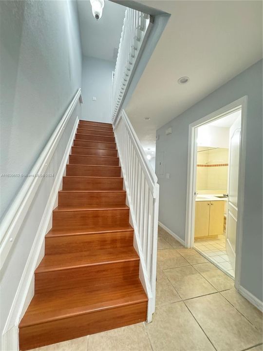 Recently Rented: $3,000 (3 beds, 3 baths, 1270 Square Feet)