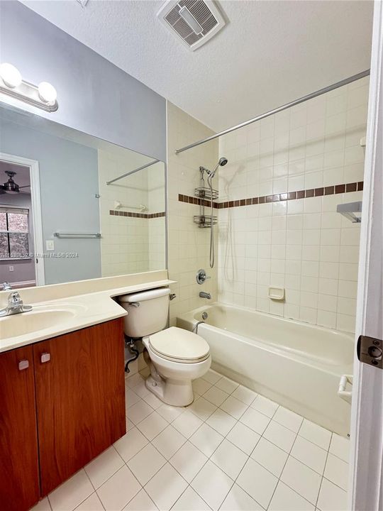 Recently Rented: $3,000 (3 beds, 3 baths, 1270 Square Feet)