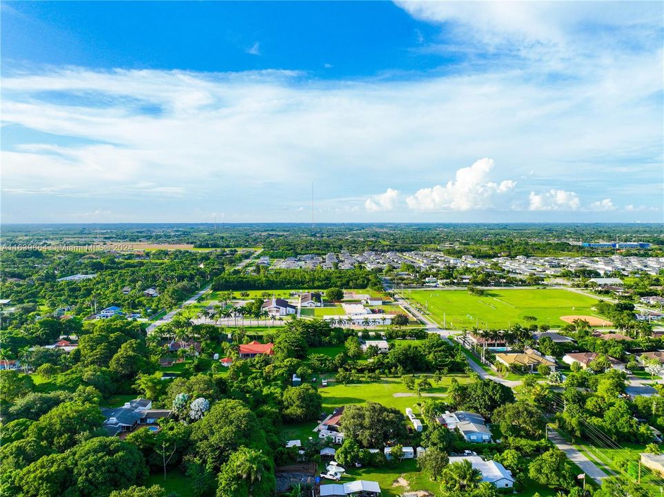 Active With Contract: $399,900 (3 beds, 2 baths, 1316 Square Feet)