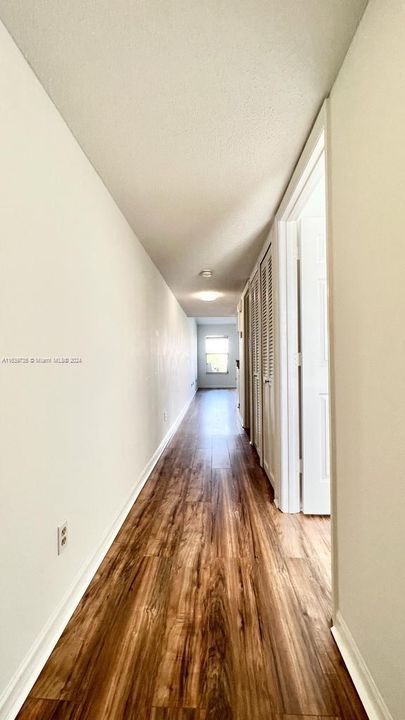 Active With Contract: $1,850 (1 beds, 1 baths, 502 Square Feet)