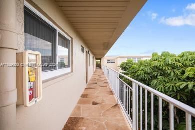 Active With Contract: $1,550 (2 beds, 2 baths, 982 Square Feet)