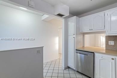 Active With Contract: $1,550 (2 beds, 2 baths, 982 Square Feet)