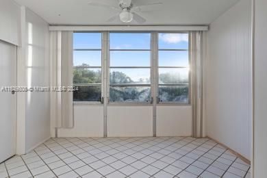 Active With Contract: $1,550 (2 beds, 2 baths, 982 Square Feet)