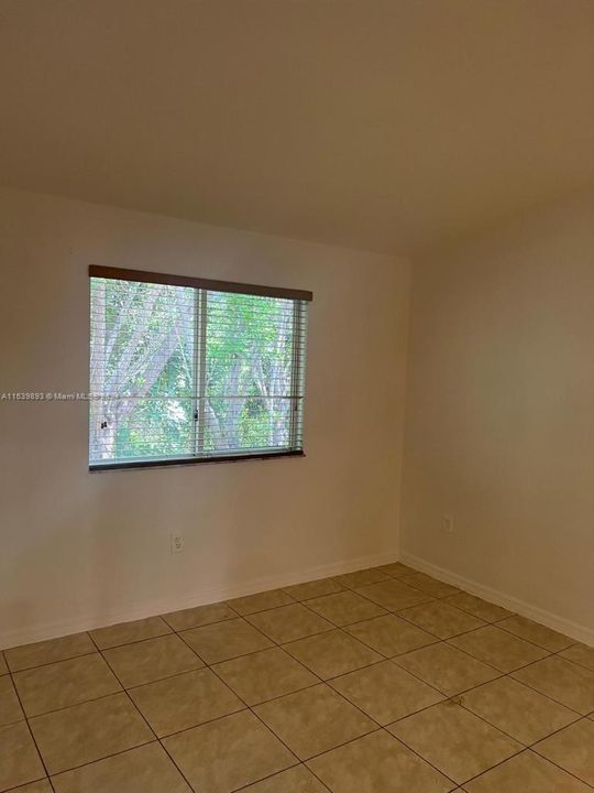 Active With Contract: $1,850 (2 beds, 2 baths, 815 Square Feet)