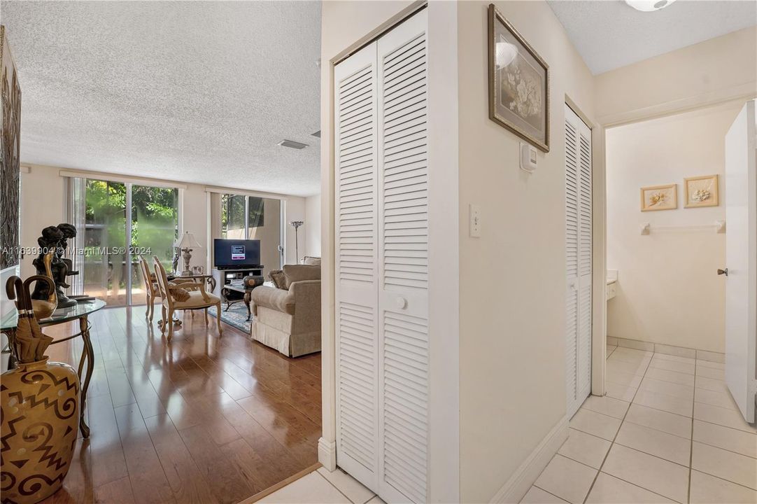 Active With Contract: $676,000 (3 beds, 2 baths, 1898 Square Feet)