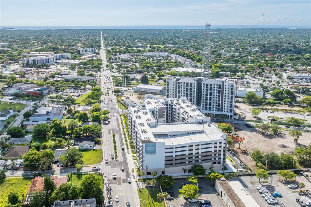 Active With Contract: $2,465 (2 beds, 2 baths, 913 Square Feet)