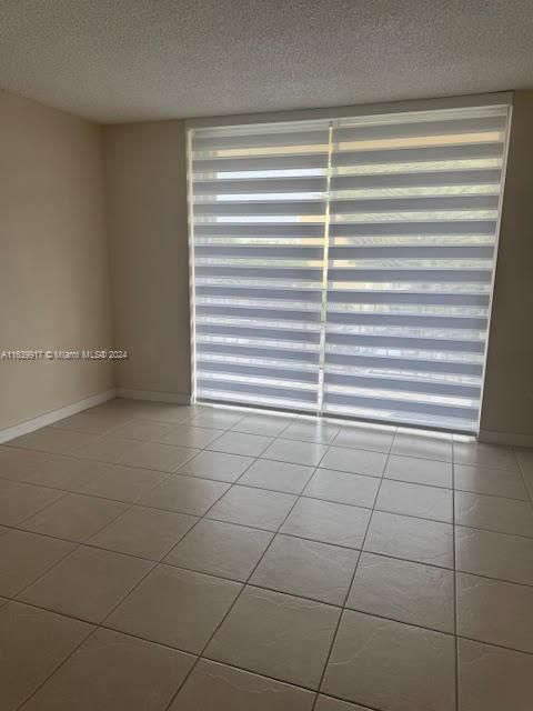 For Rent: $2,050 (2 beds, 1 baths, 690 Square Feet)