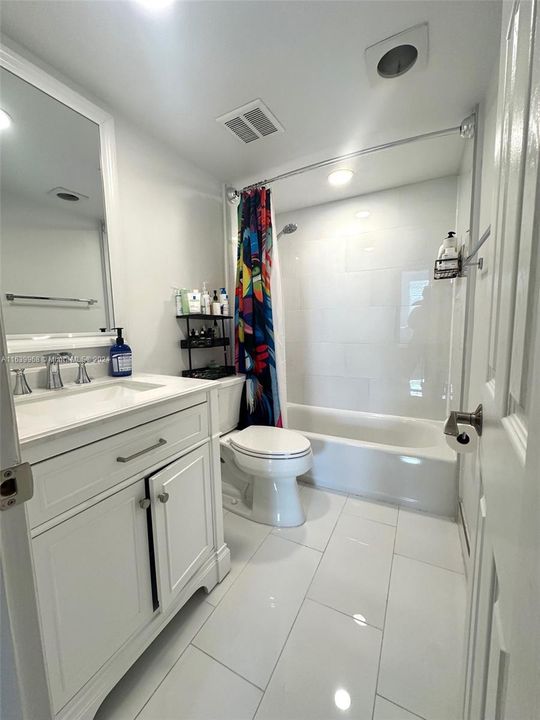 Active With Contract: $155,000 (1 beds, 1 baths, 960 Square Feet)