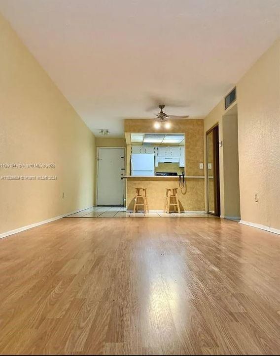 Active With Contract: $120,000 (1 beds, 1 baths, 660 Square Feet)