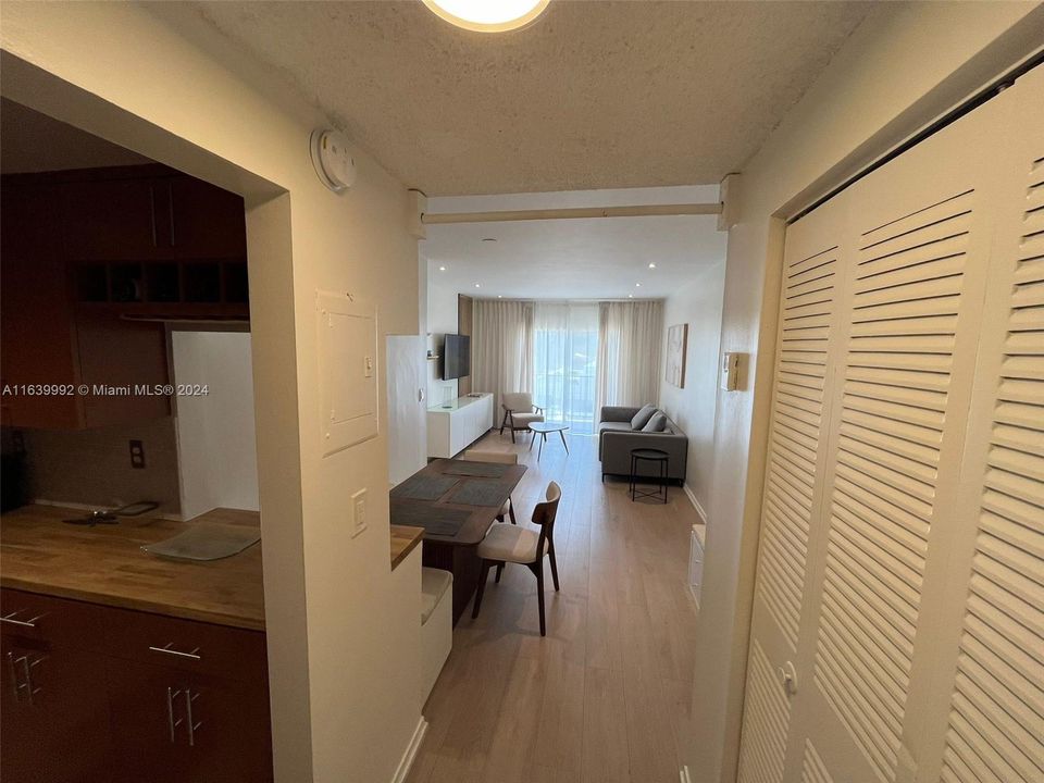 Recently Rented: $2,600 (1 beds, 1 baths, 702 Square Feet)