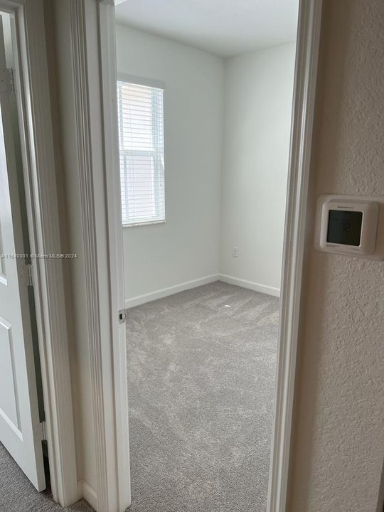 Active With Contract: $2,950 (3 beds, 2 baths, 1548 Square Feet)