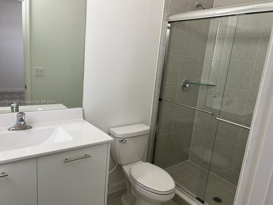 Active With Contract: $2,950 (3 beds, 2 baths, 1548 Square Feet)