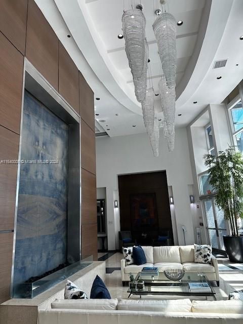 Recently Rented: $3,000 (1 beds, 1 baths, 750 Square Feet)