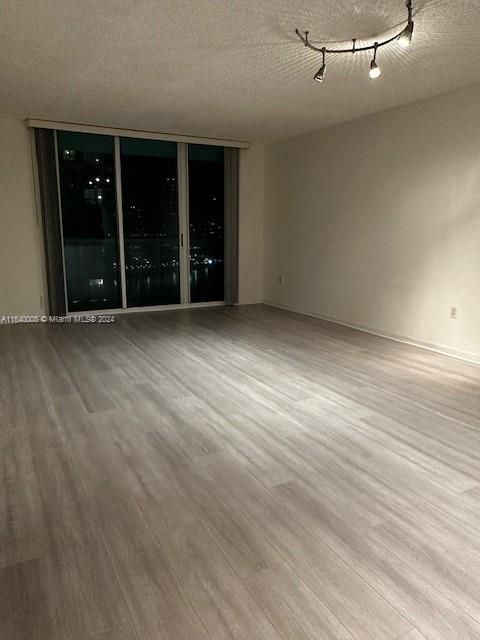 Recently Rented: $3,000 (1 beds, 1 baths, 750 Square Feet)