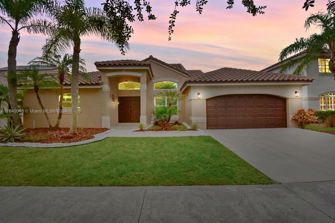 Active With Contract: $1,100,000 (4 beds, 2 baths, 2443 Square Feet)