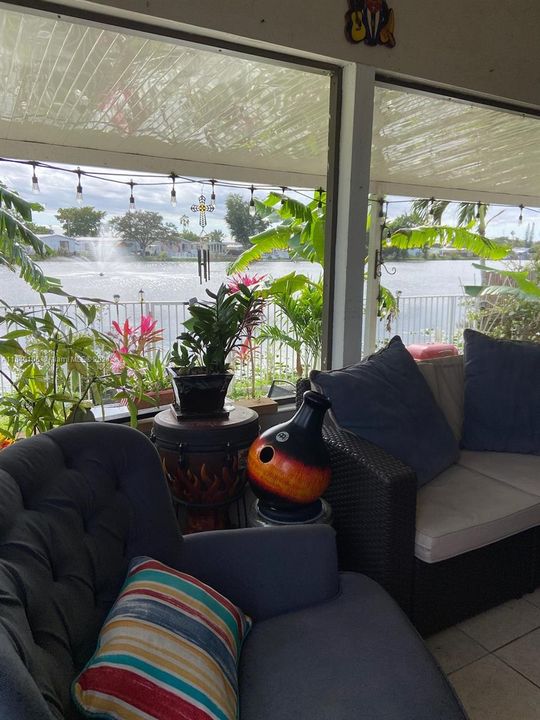 Vendido Recientemente: $279,000 (3 camas, 2 baños, 1560 Pies cuadrados)