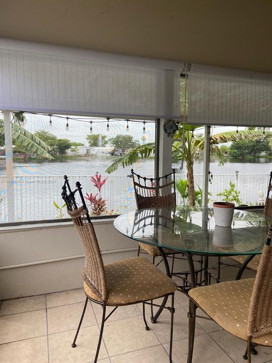 Vendido Recientemente: $279,000 (3 camas, 2 baños, 1560 Pies cuadrados)