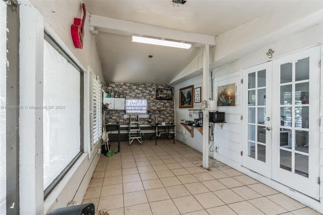 Vendido Recientemente: $279,000 (3 camas, 2 baños, 1560 Pies cuadrados)