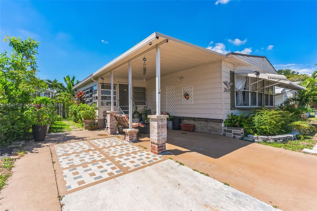 Vendido Recientemente: $279,000 (3 camas, 2 baños, 1560 Pies cuadrados)