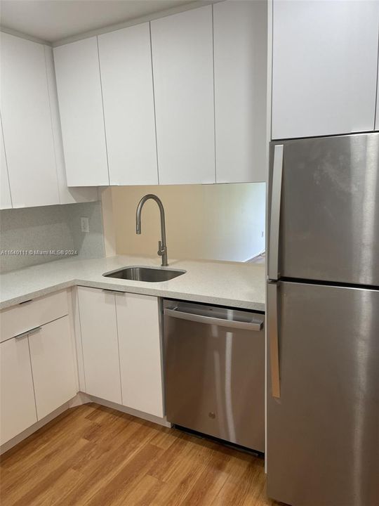 Recently Rented: $1,800 (1 beds, 1 baths, 712 Square Feet)