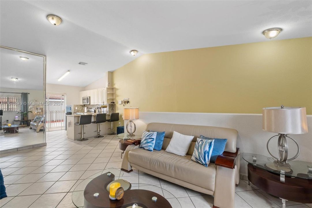 For Sale: $349,990 (2 beds, 2 baths, 1029 Square Feet)