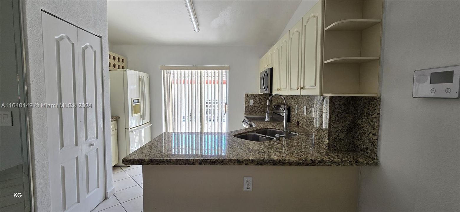 For Sale: $349,990 (2 beds, 2 baths, 1029 Square Feet)