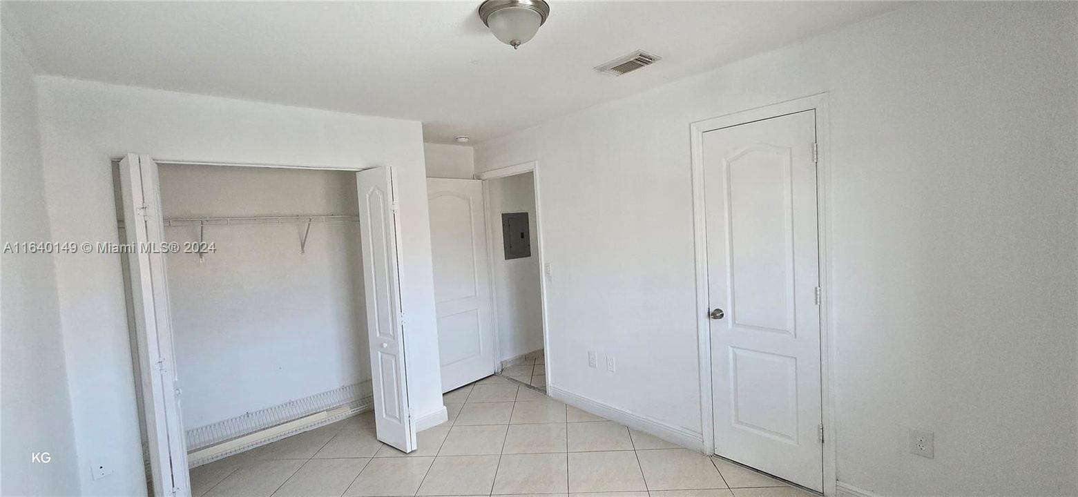 For Sale: $349,990 (2 beds, 2 baths, 1029 Square Feet)