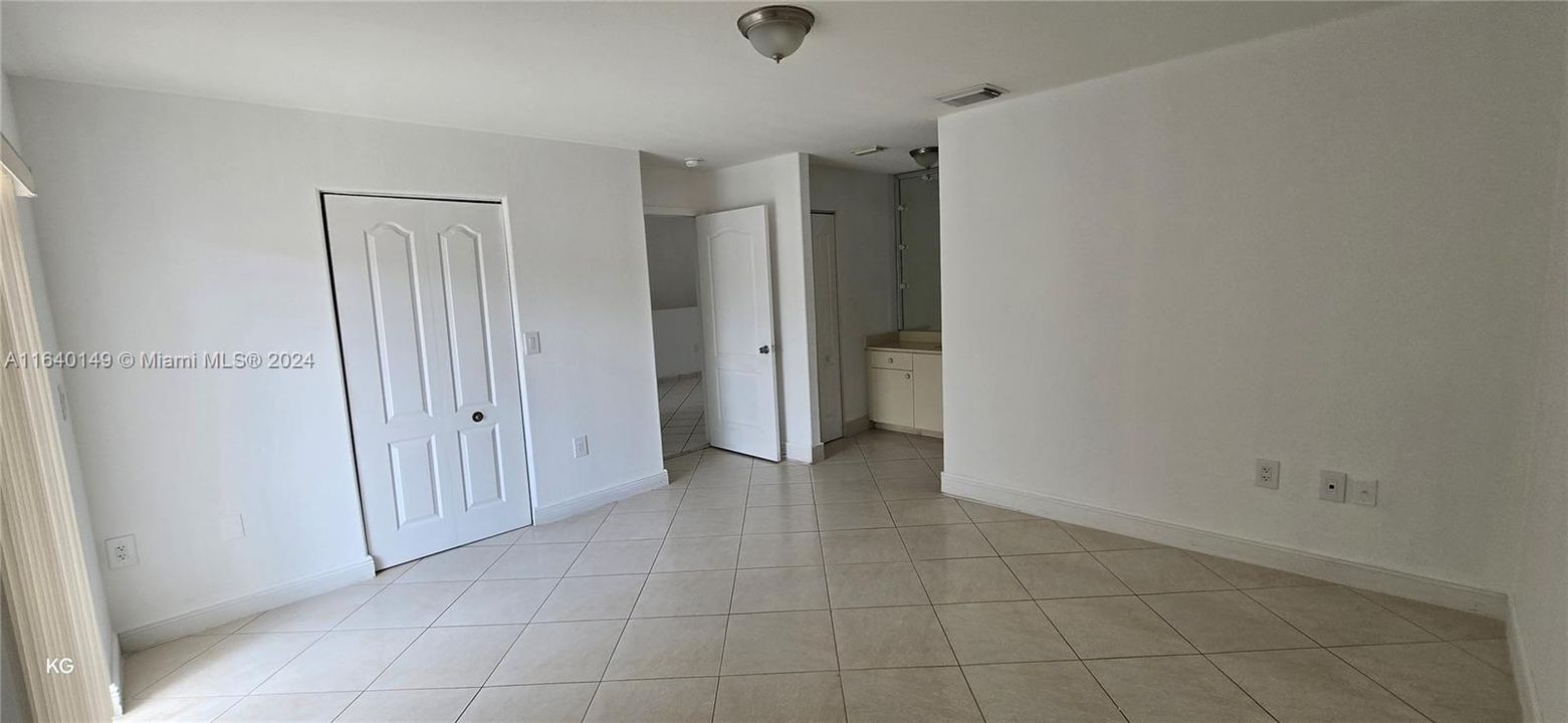 For Sale: $349,990 (2 beds, 2 baths, 1029 Square Feet)