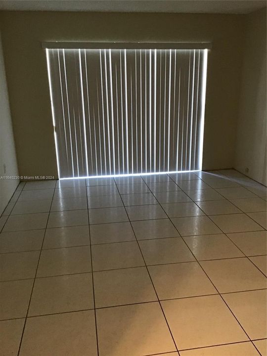 Recently Rented: $1,500 (1 beds, 1 baths, 696 Square Feet)