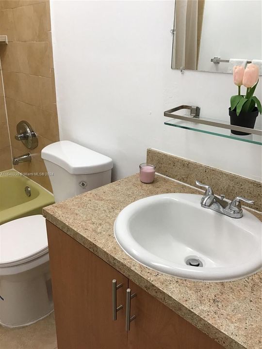 Recently Rented: $1,500 (1 beds, 1 baths, 696 Square Feet)