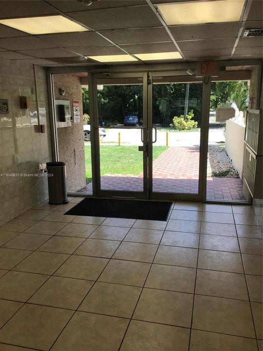 Recently Rented: $1,500 (1 beds, 1 baths, 696 Square Feet)