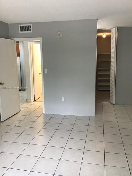 Recently Rented: $1,500 (1 beds, 1 baths, 696 Square Feet)