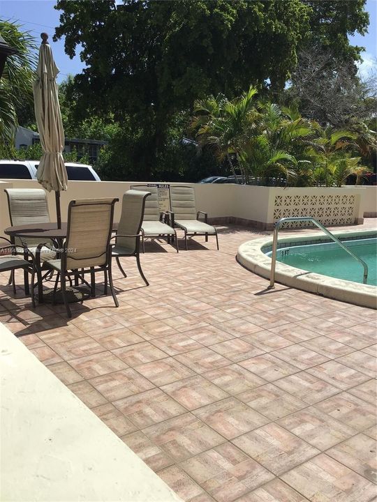 Recently Rented: $1,500 (1 beds, 1 baths, 696 Square Feet)